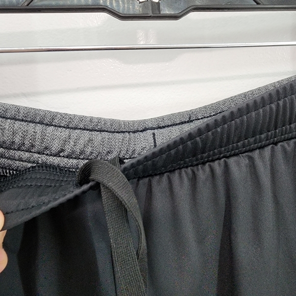 Under Armour Men's 100% Polyester Locker 9 Inch Shorts - XXL - Picture 7 of 9